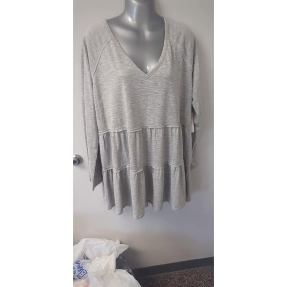 A Beautiful Soul Gray Tiered Long Sleeve Top Womens Plus Size 1X 14/16 XL